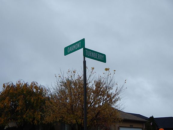 5th image of 52832 Turnberry Dr