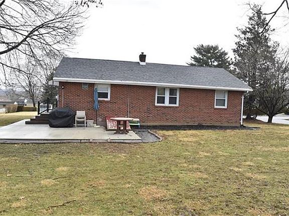 2nd image of 402 Garfield St