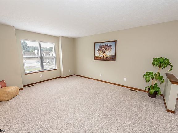2nd image of 2993 Woodland Pl
