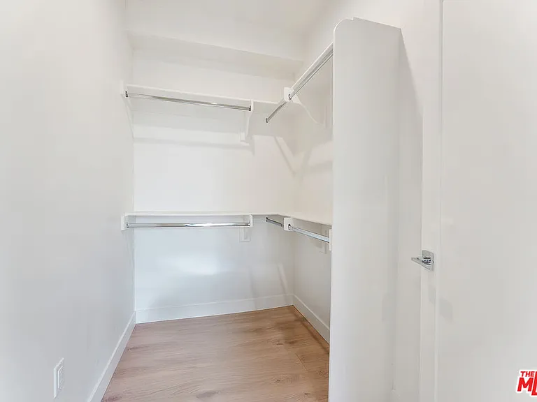 3930 Minerva Ave — Photo 14