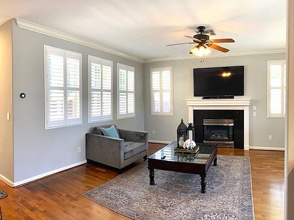 5th image of 302 Metro Ln
