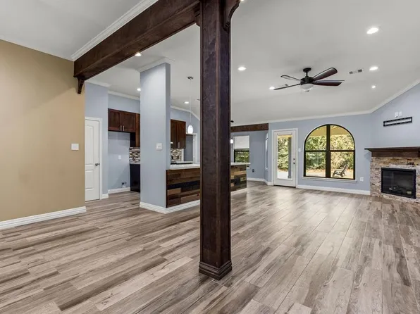 1318 Glen Oaks Drive, Conroe, TX 77385