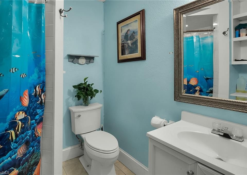 19th image of 2103 N Thomas Ave