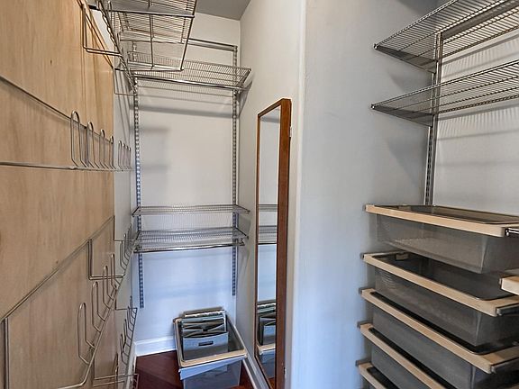 Walk-in closet