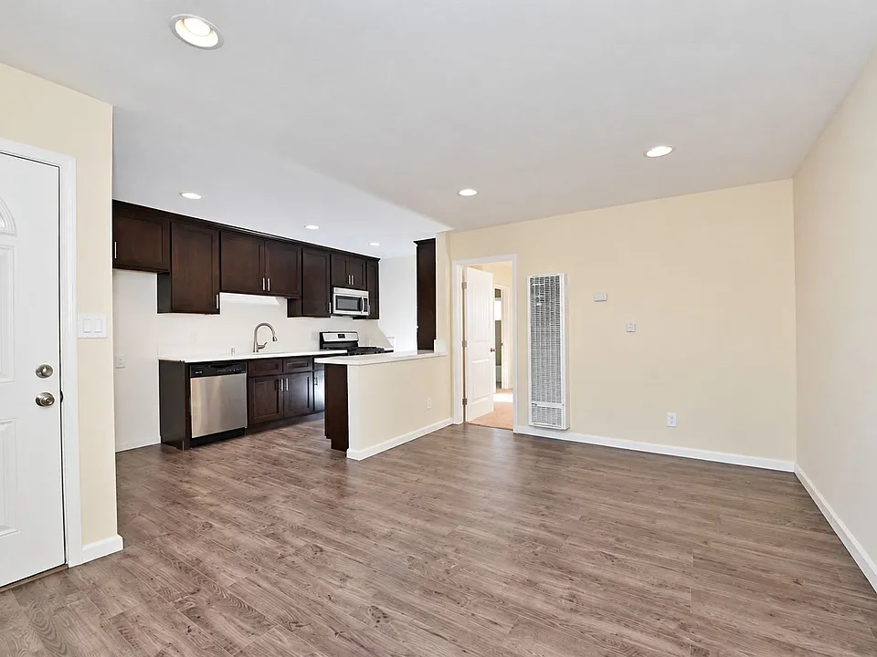 614 S. 32nd St.