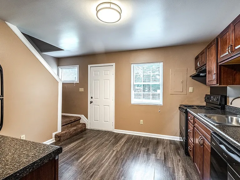 Wingate Townhouse Apartments — Photo 16