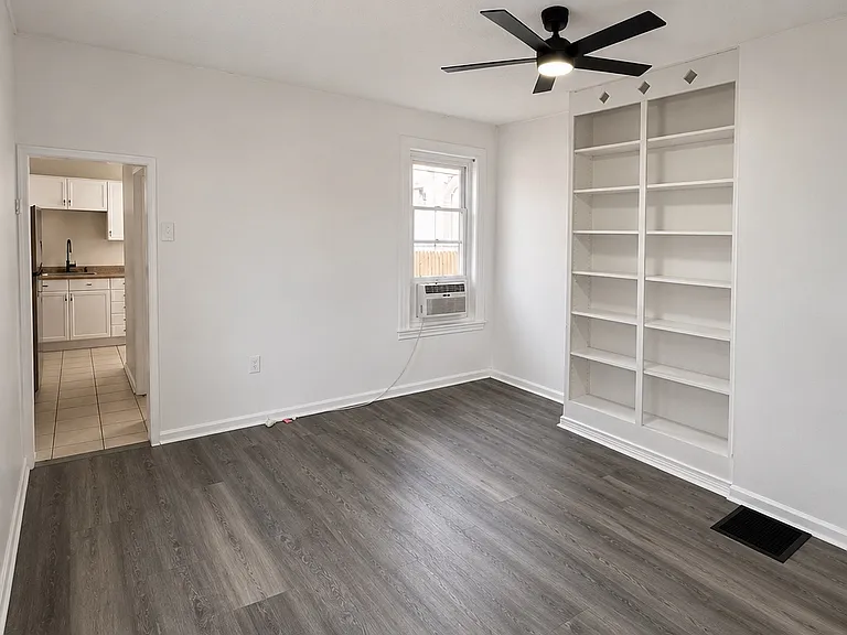 402 Lyceum Ave #A — Photo 5
