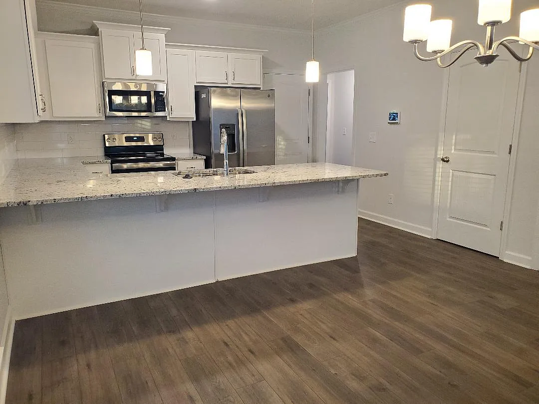 2 bed, 1460 sqft, $1,750 — Photo 4