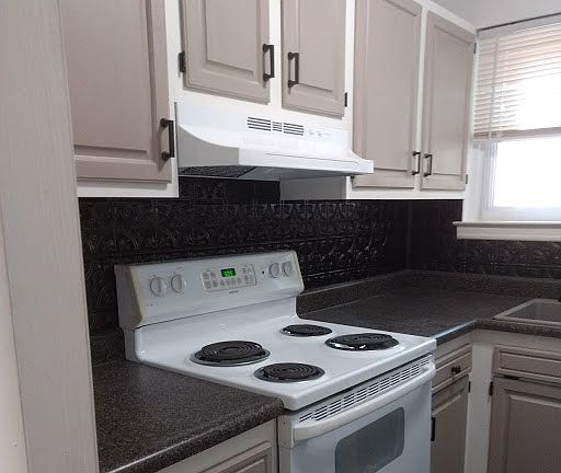 New appl & countertop in kit