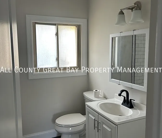 60 Cedar Ct #1 — Photo 5