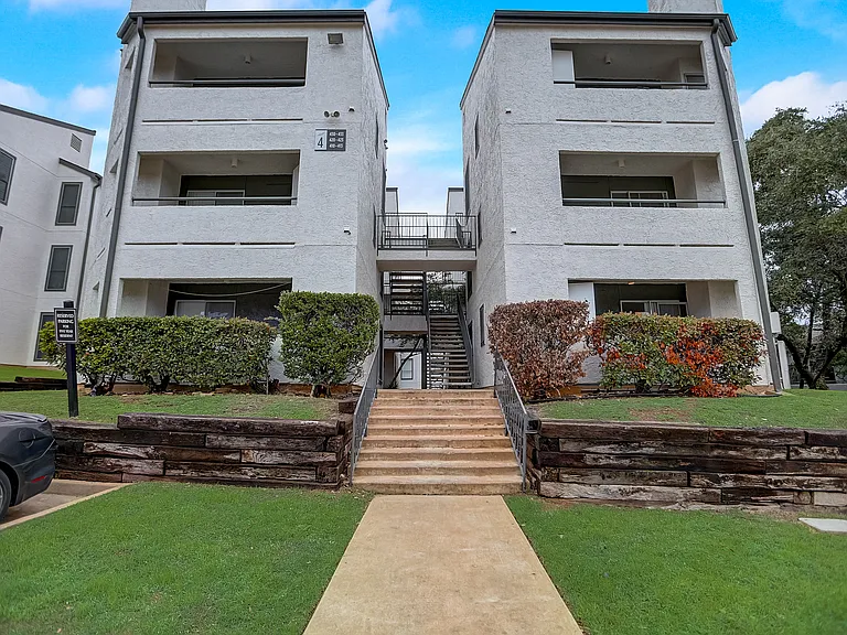 Terrace Cove — Photo 11
