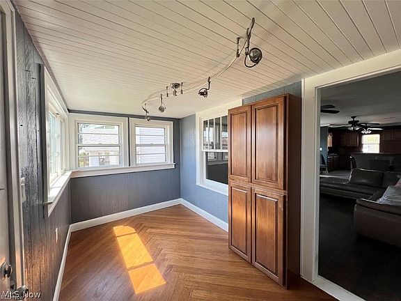 3rd image of 8309 Bancroft Ave