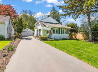 43 Cinnabar Rd, Rochester, NY 14617