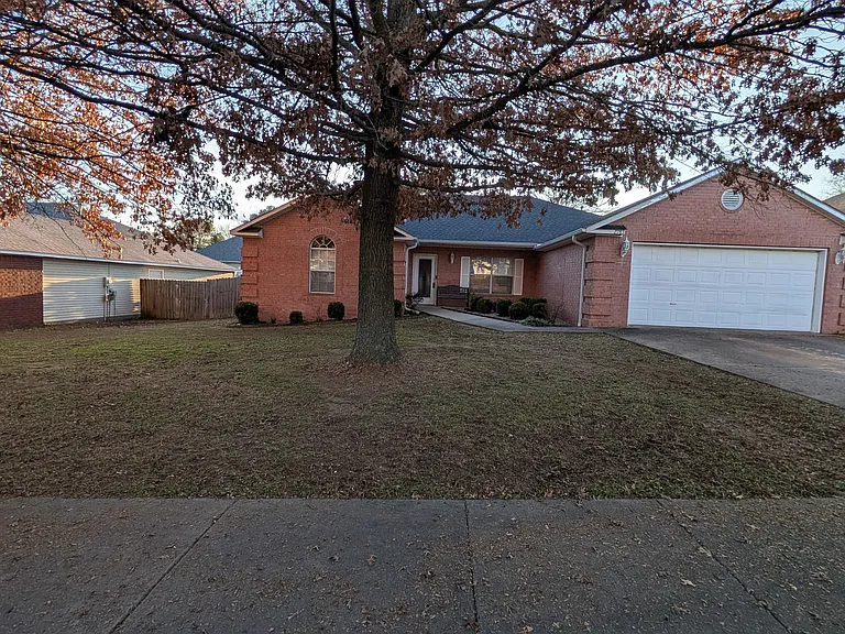 2783 N Boxwood Dr — Photo 1
