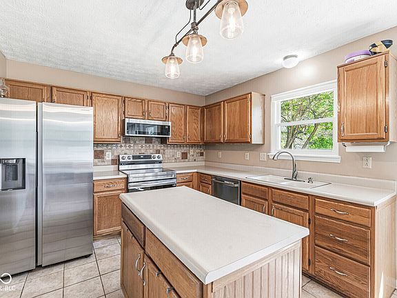 2nd image of 12303 W Ridge Cir