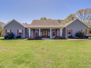 195 Pinecrest Dr, Poplarville, MS 39470