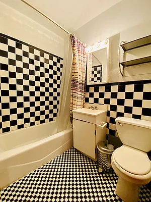 Rented by Crosstown Apartments NYC | media 15
