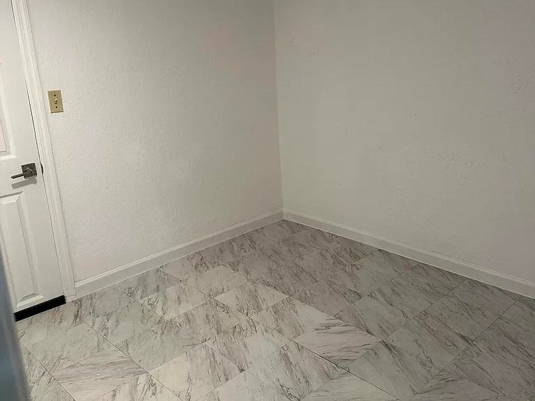 4361 Davis Rd #3 — Photo 7