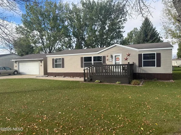 1113 34th St SW, Watertown, SD 57201