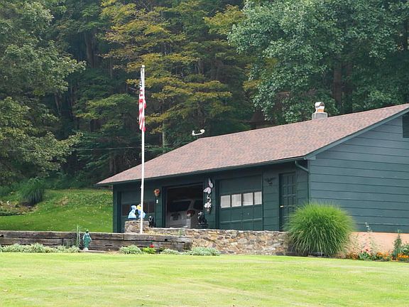 3rd image of 2566 Sam Snead Hwy