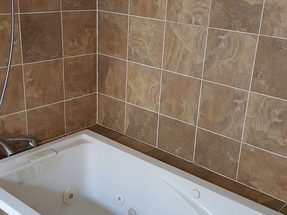 Jetted tub 2nd floor 