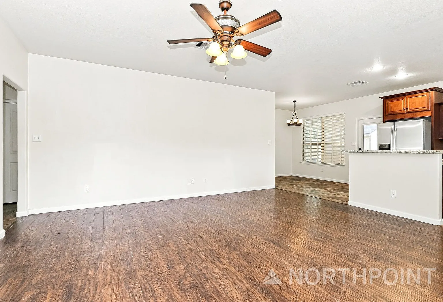 3-Bedroom, 2 Bath Single Family for Rent in Willis,TX | Lake Life & Modern Kitchen — Photo 2
