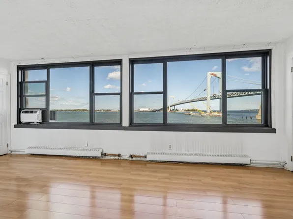 166-41 Powells Cove Boulevard image 4 of 32