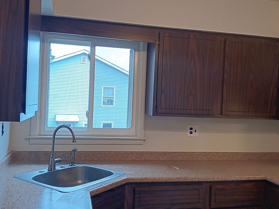 Eat in kitchen with plenty of cabinets