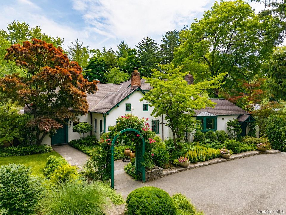1st image of 535 Woodlands Road