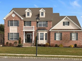 4 Brouwer Ct, Lincroft, NJ 07738