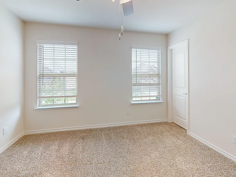 612 Liliana Ln — Photo 12