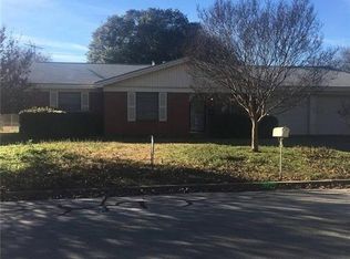 225 Fanning Dr, Hurst, TX 76053