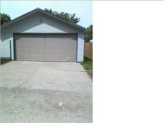 2nd image of 1306 S Saint Paul Ave