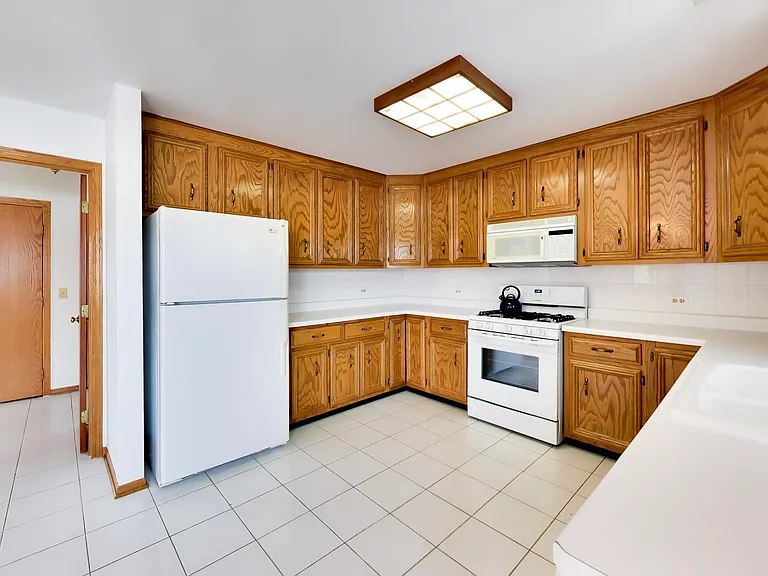 920 N Northwest Hwy #2 — Photo 14