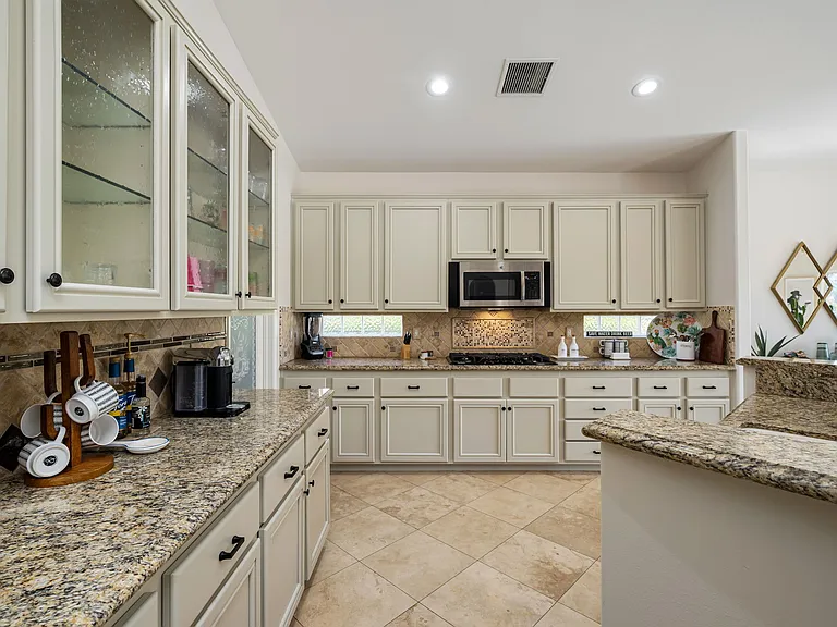 45168 Coeur Dalene Dr — Photo 41
