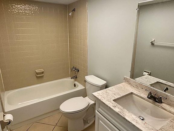 4th image of 7627 Indian Lakes Dr APT 4