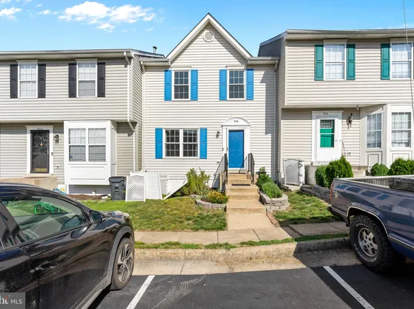 906 Kings Crest Dr, Stafford, VA 22554