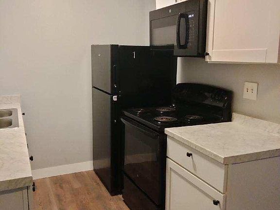 4th image of 2635 Stanton Ave