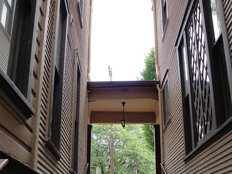 2241 NW Hoyt St #106 — Photo 18