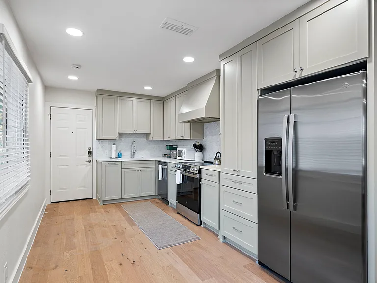 6501 Ravendale Ln — Photo 14