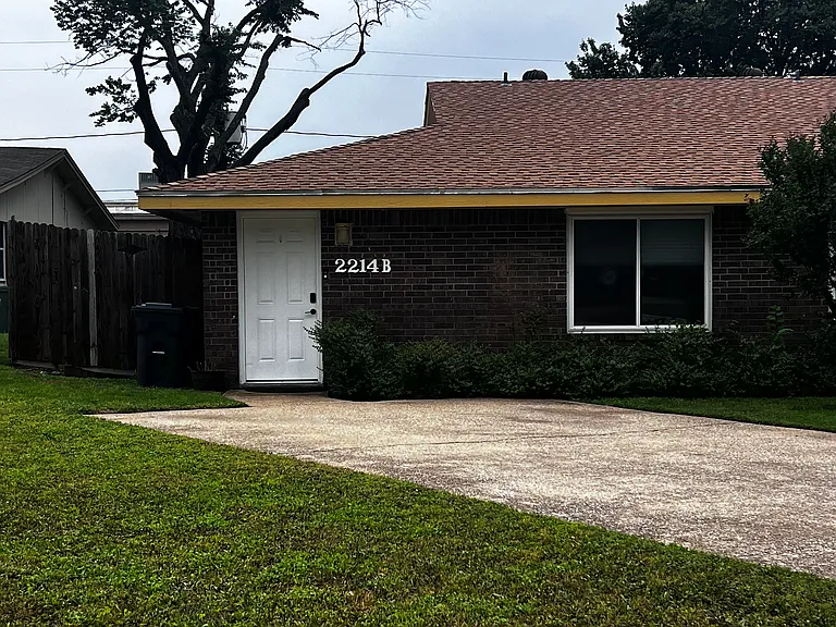 2214 Lavern St #B — Photo 1