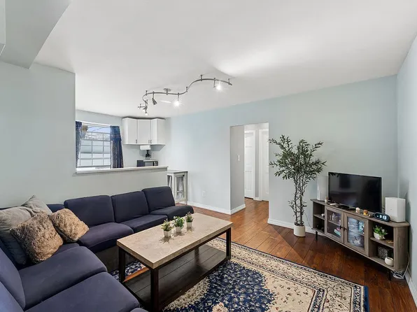 55-01 31st Ave #1D, Woodside, NY 11377