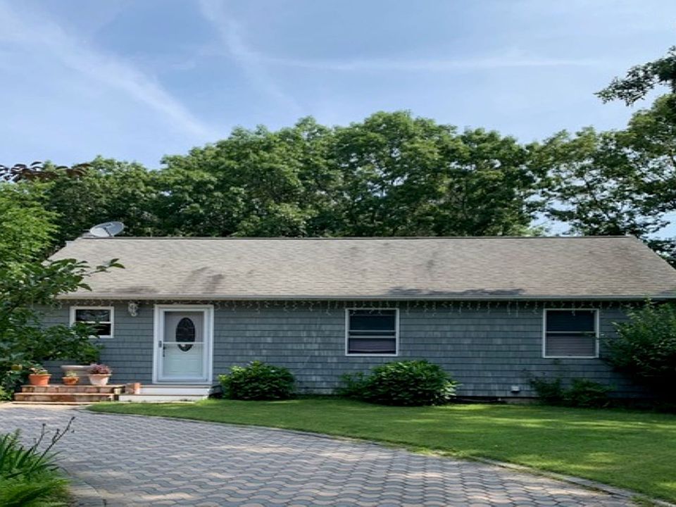 1st image of 7 E Hampton Dr W