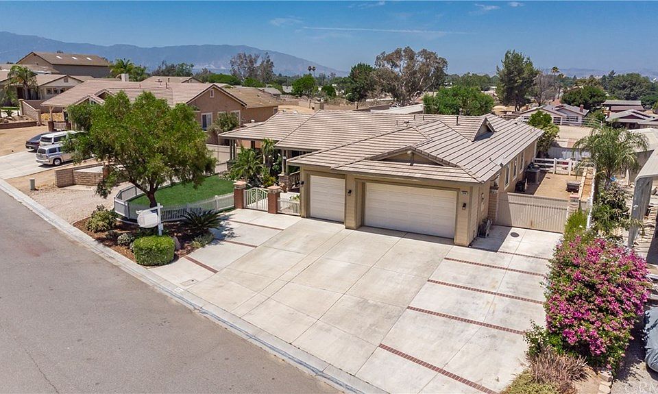 1st image of 2858 Walking Horse Ranch Dr