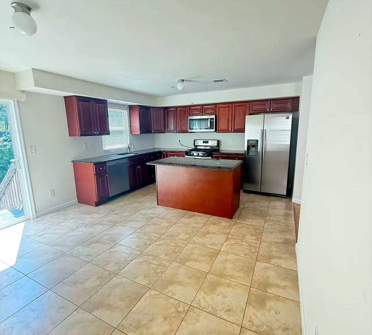 3 bed, 2.5 bath, $3,100 — Photo 1