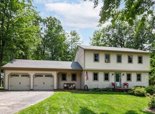 7 Hampshire Ct, Essex Junction, VT 05452
