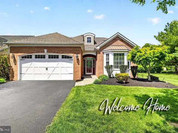 8 Tuscany Dr, West Windsor, NJ 08550