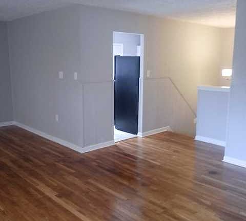 3rd image of 8243 Brandon Dr