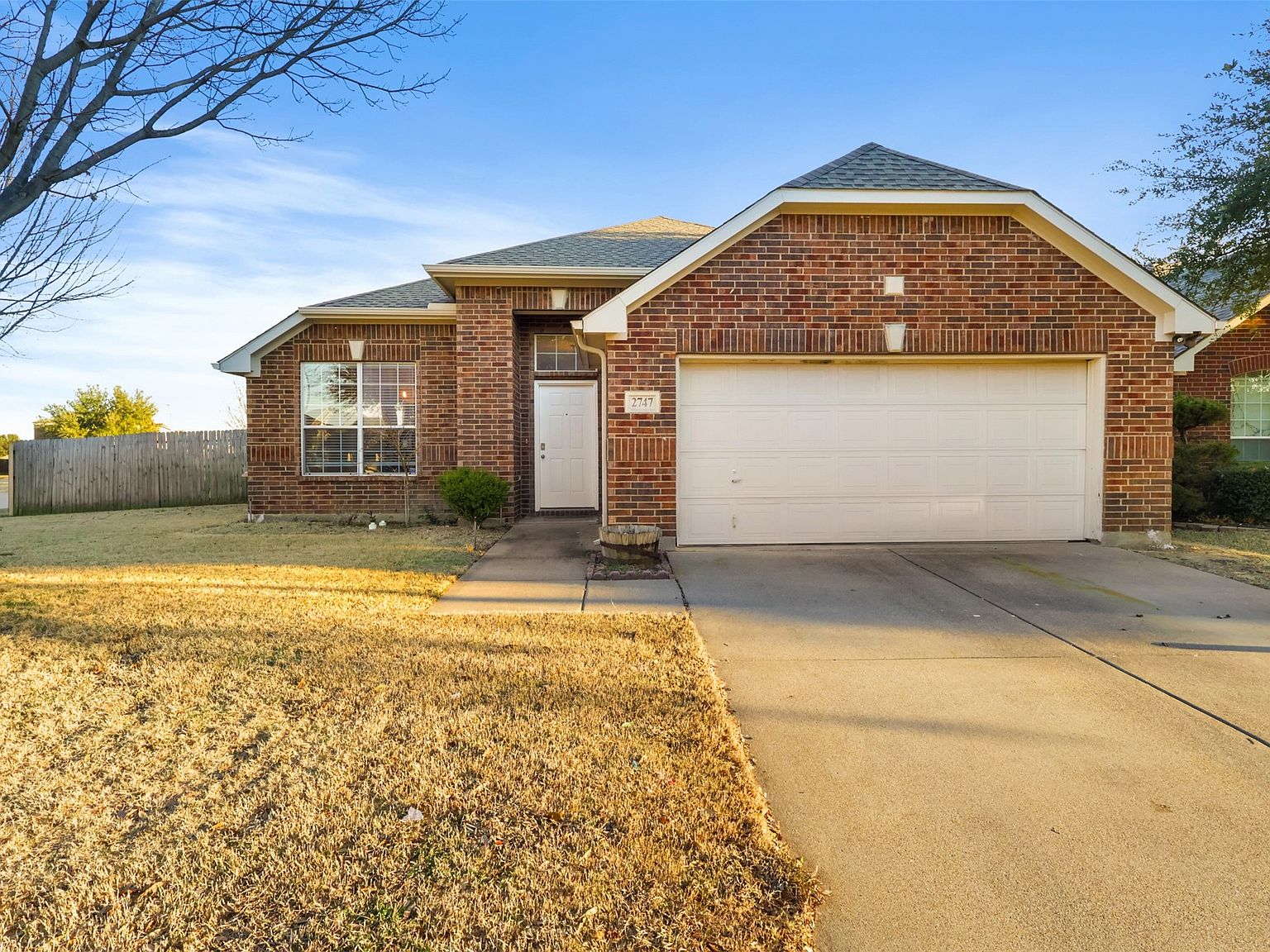 2747 Autumn Breeze, Grand Prairie, TX 75052 | Zillow