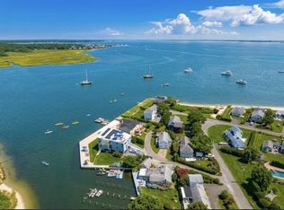 65 Little Pine Ln, East Quogue, NY 11942